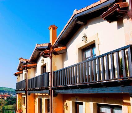 Apartamentos ซันติยานาเดลมาร์ ภายนอก รูปภาพ