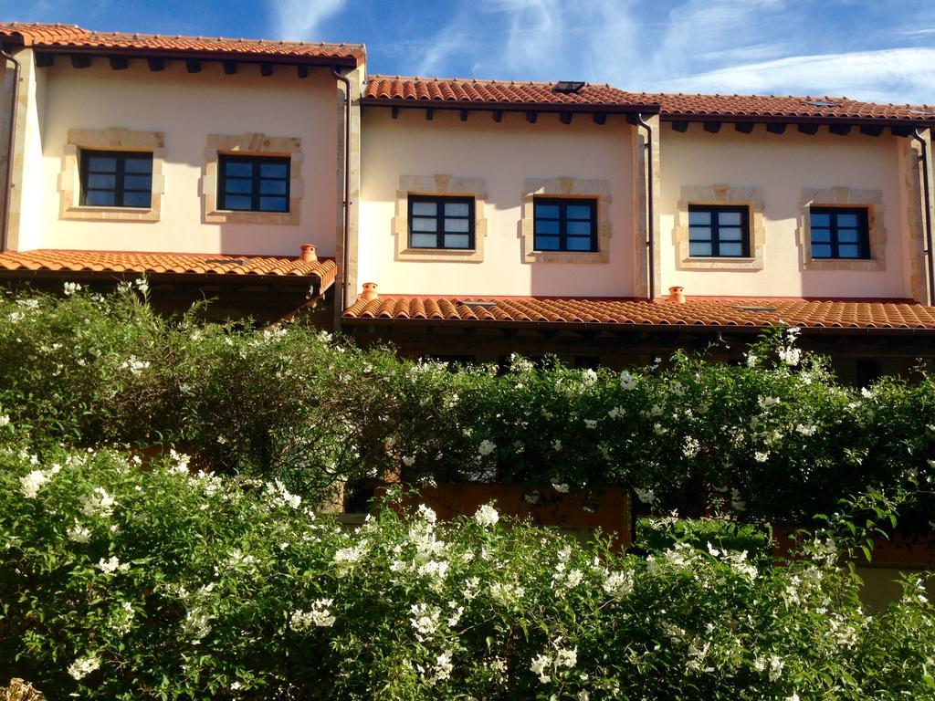 Apartamentos ซันติยานาเดลมาร์ ภายนอก รูปภาพ